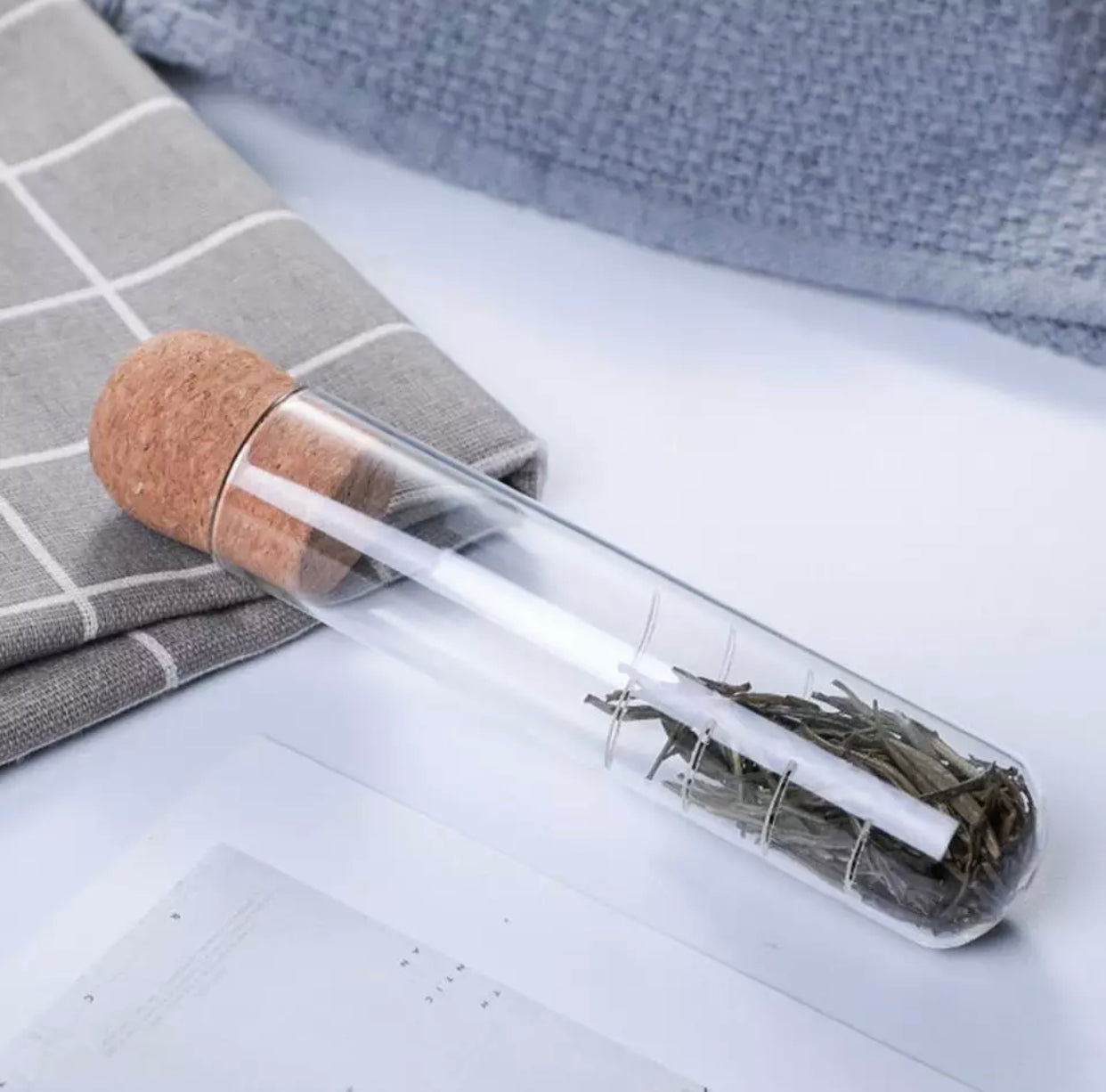 INFUSEUR  EN VERRE🍵 Infuseur en Verre avec Bouchon en Liège – L’Accessoire Idéal pour des Infusions Parfaites ! 🍵